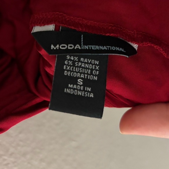 Moda International Red Tank Top - Picture 4 of 4